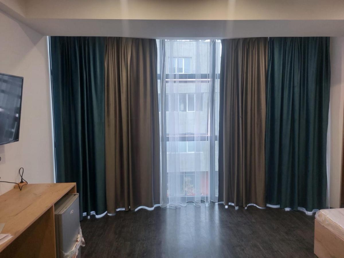 יירבאן Friendly Hotel מראה חיצוני תמונה