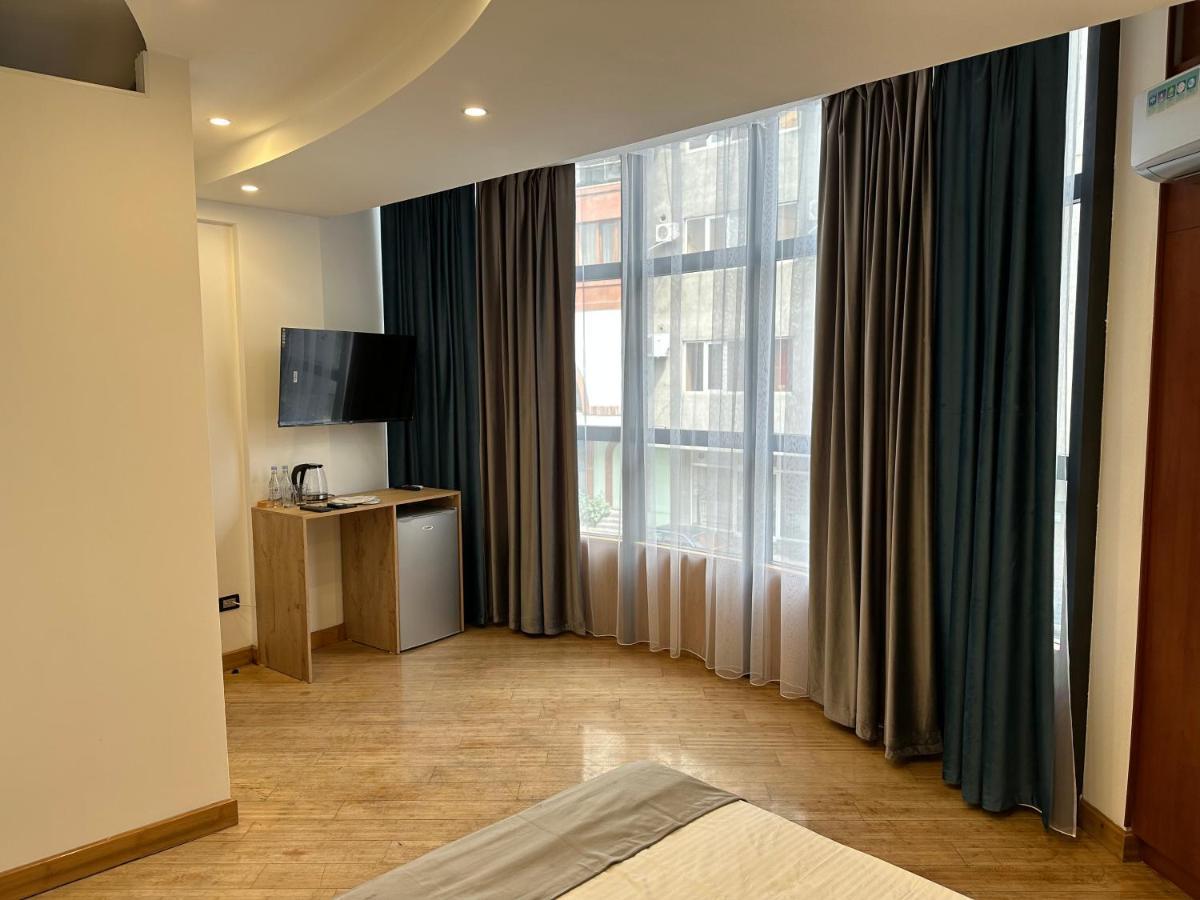 יירבאן Friendly Hotel מראה חיצוני תמונה