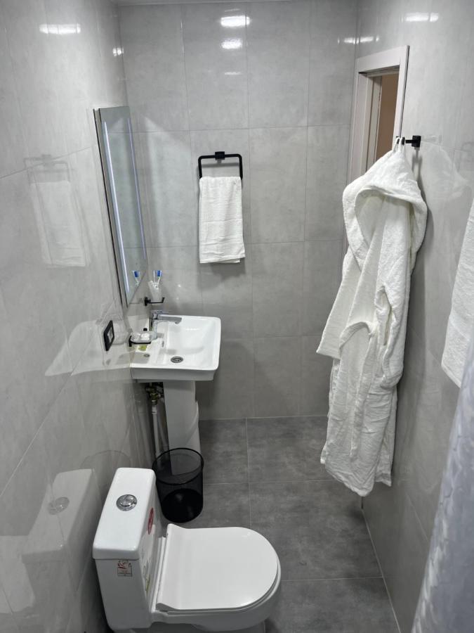 יירבאן Friendly Hotel מראה חיצוני תמונה
