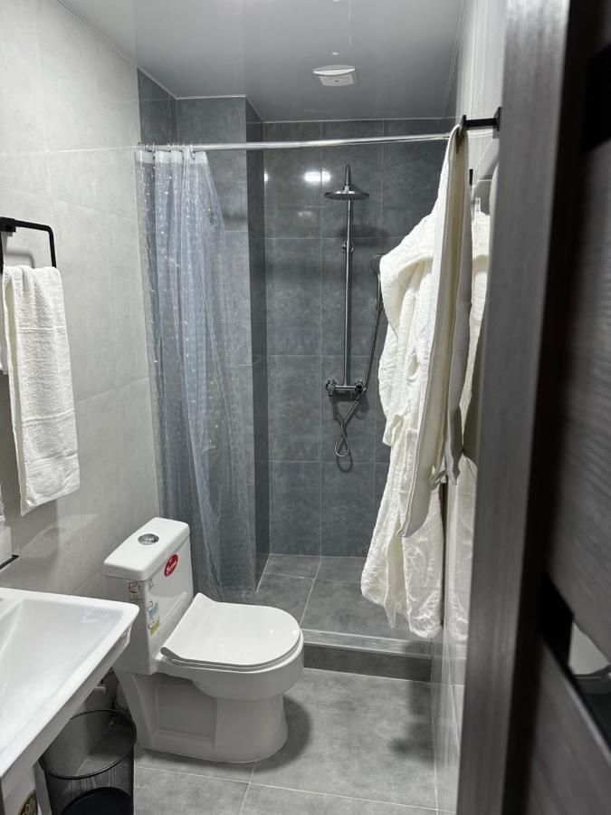 יירבאן Friendly Hotel מראה חיצוני תמונה