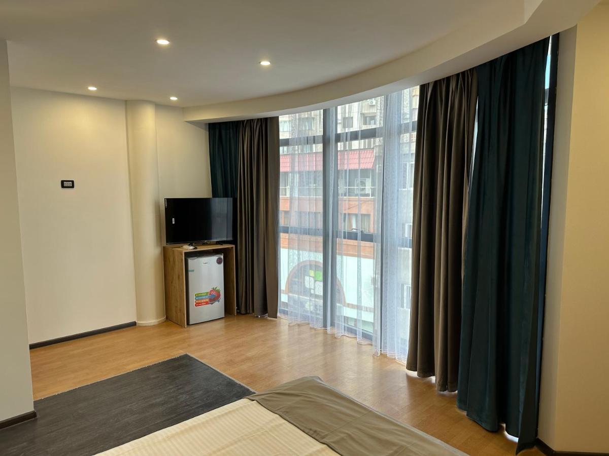 יירבאן Friendly Hotel מראה חיצוני תמונה