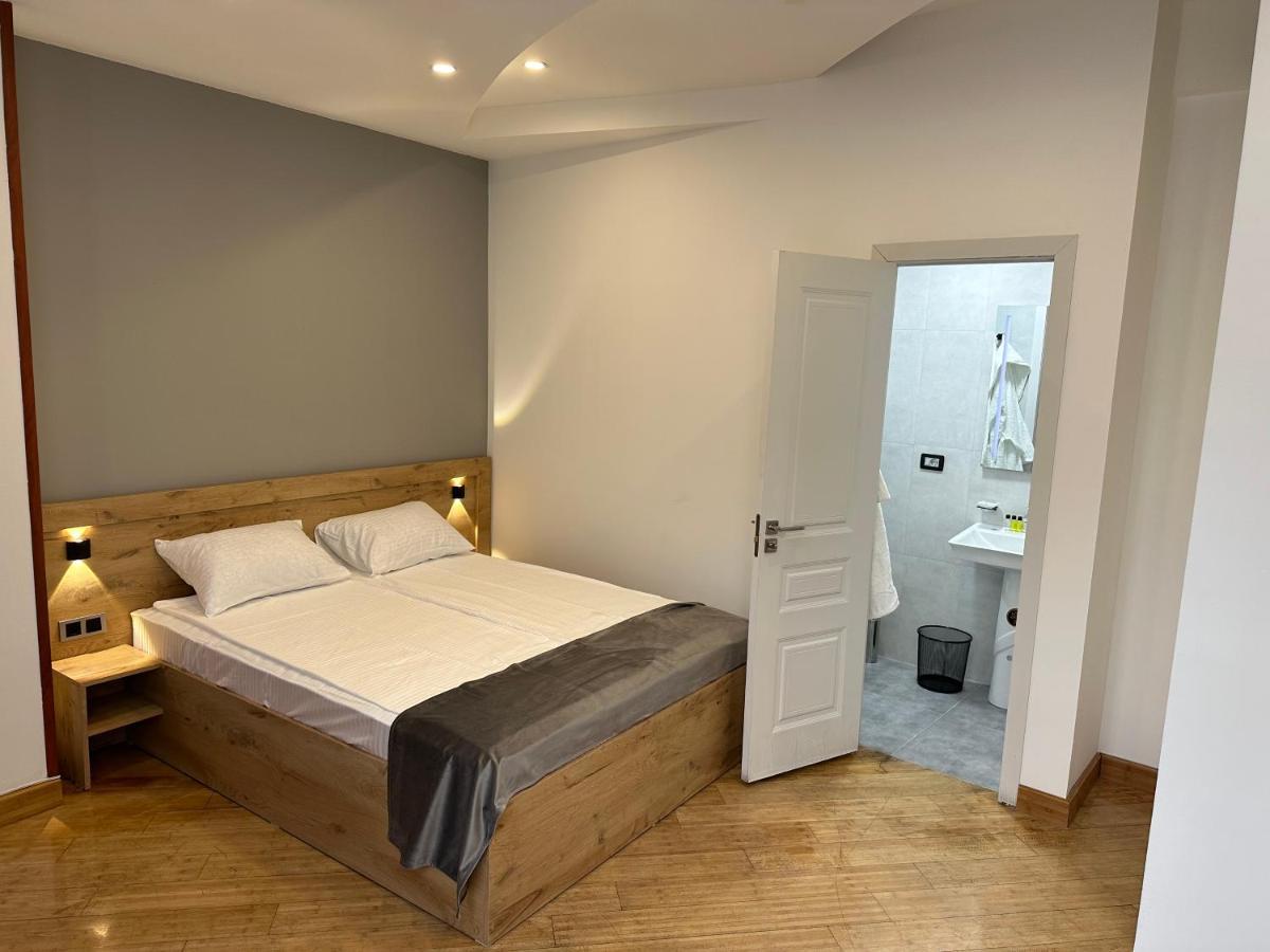 יירבאן Friendly Hotel מראה חיצוני תמונה