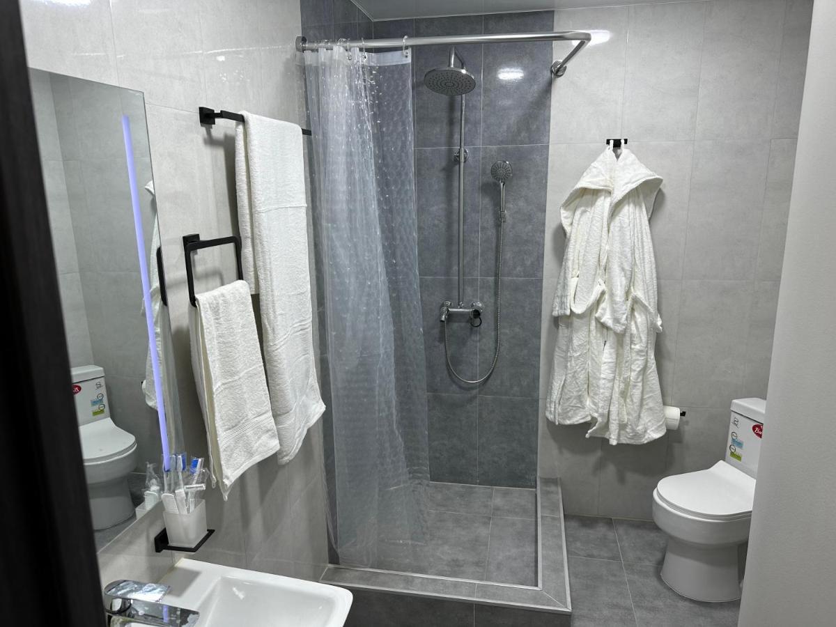 יירבאן Friendly Hotel מראה חיצוני תמונה