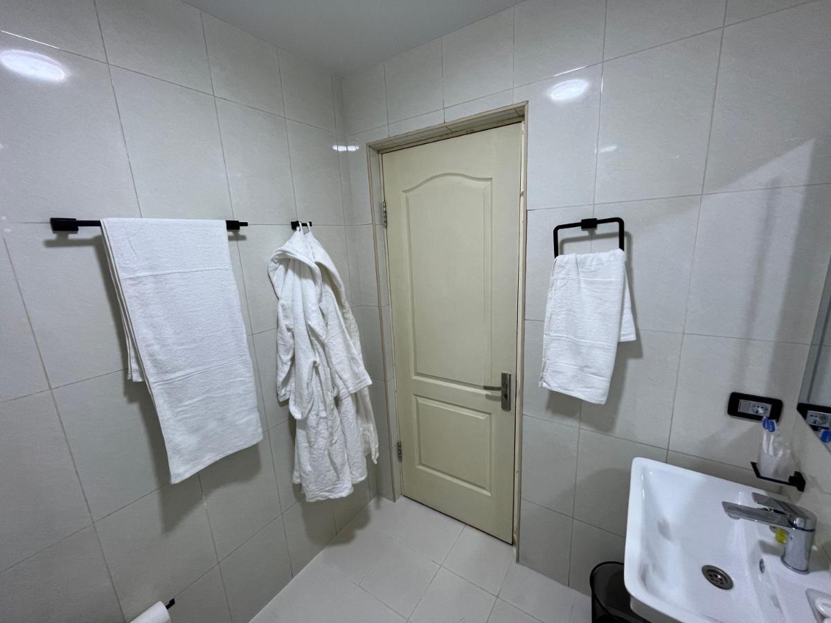 יירבאן Friendly Hotel מראה חיצוני תמונה