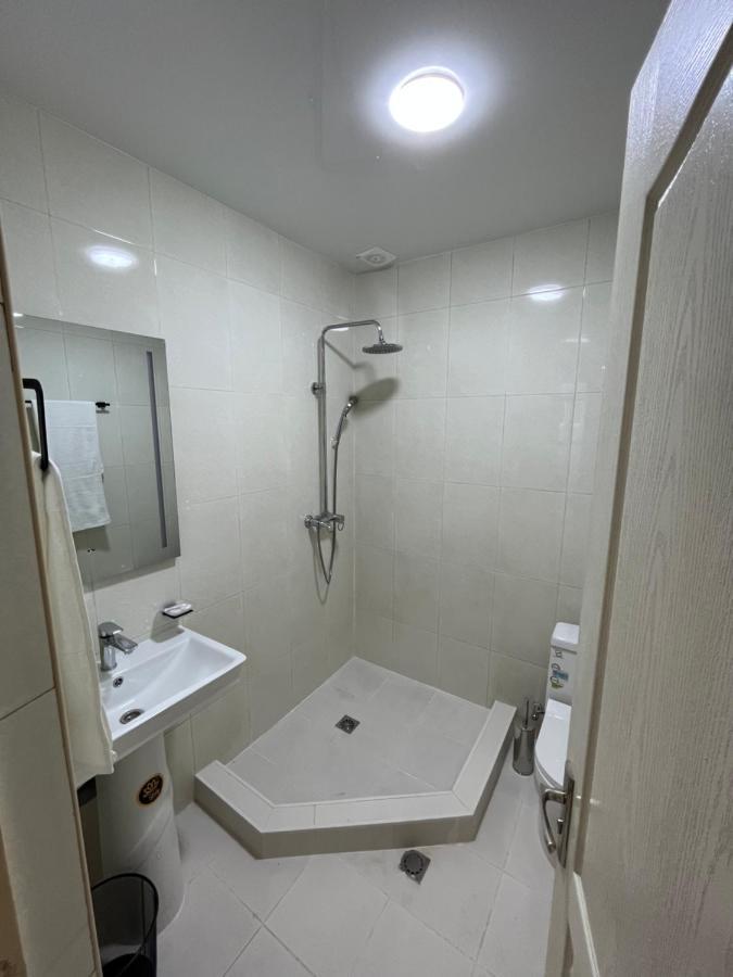 יירבאן Friendly Hotel מראה חיצוני תמונה