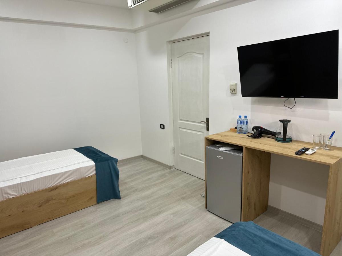 יירבאן Friendly Hotel מראה חיצוני תמונה