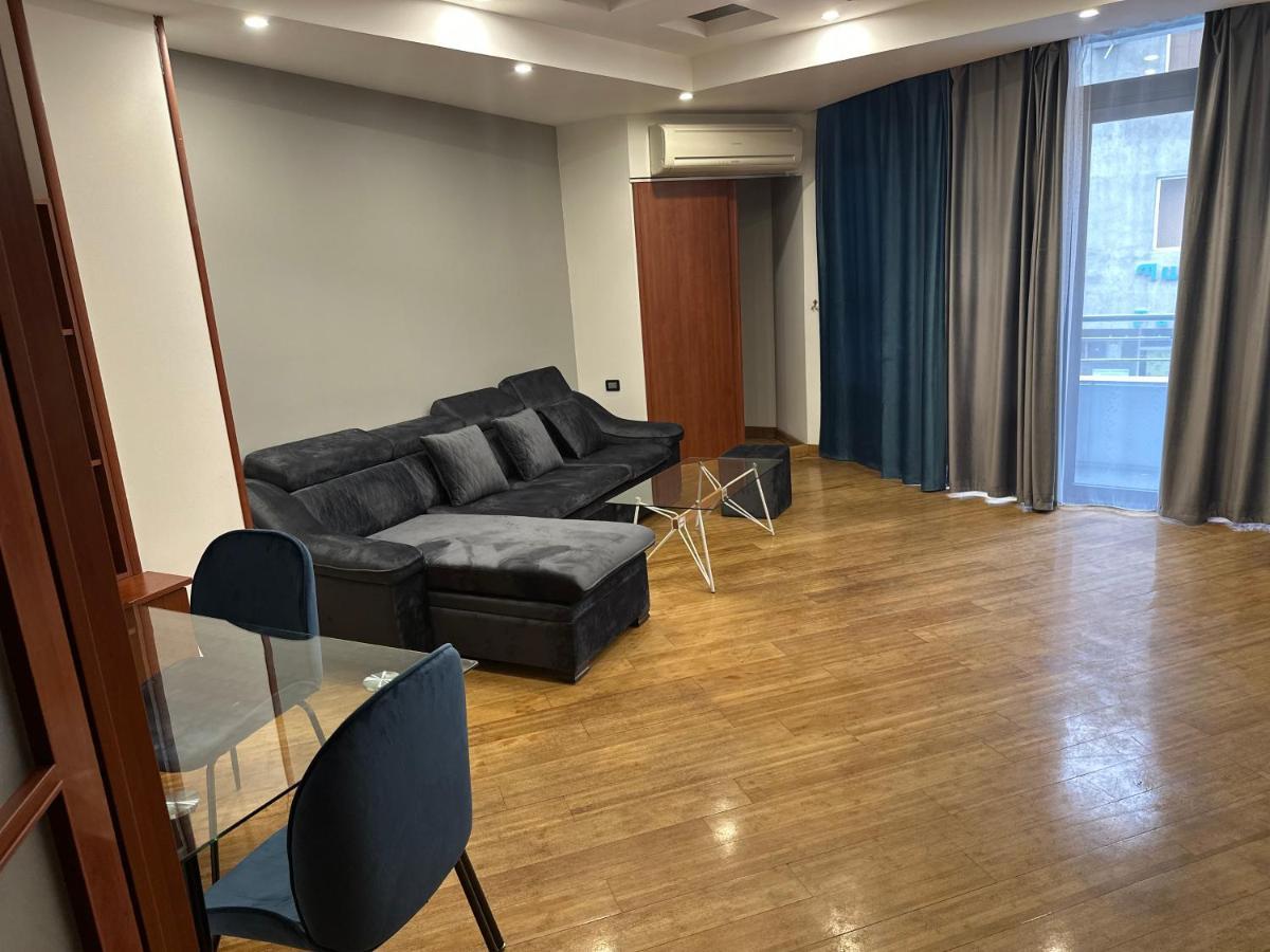יירבאן Friendly Hotel מראה חיצוני תמונה