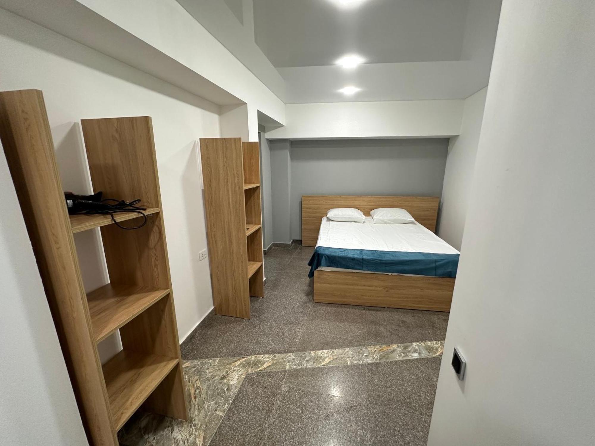 יירבאן Friendly Hotel מראה חיצוני תמונה